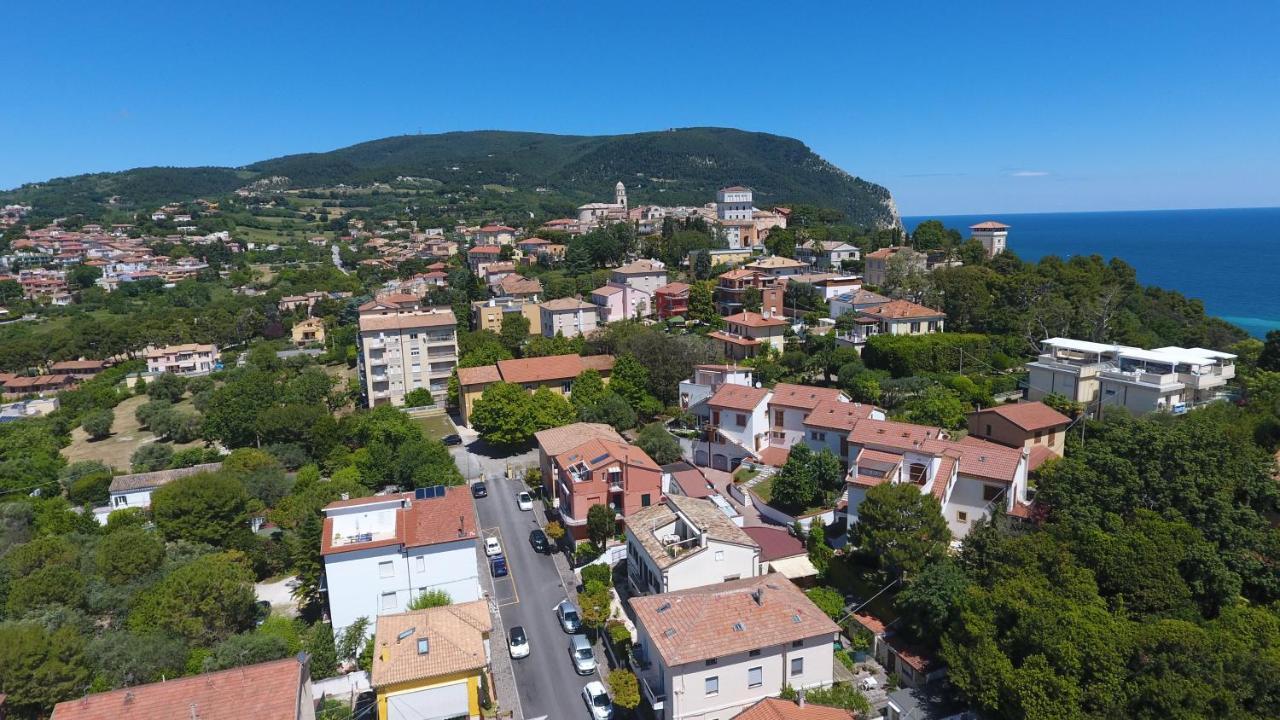Amare Sirolo Bed & Breakfast Exterior photo